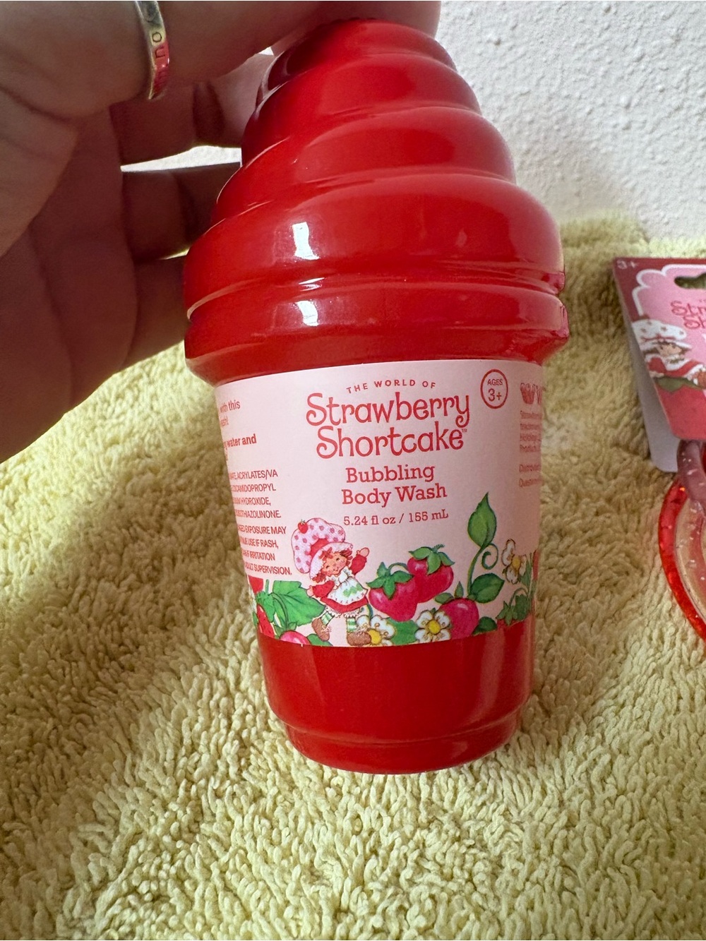 Strawberry Shortcake Bubble Bath & Glitter Bangle Set NWT Bundle - Picture 2 of 7